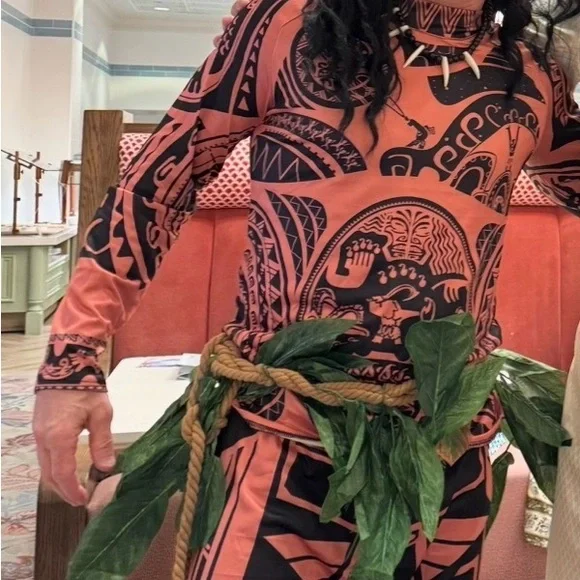 Maui Men’s Halloween Costume – Size Medium - Picture 2 of 2